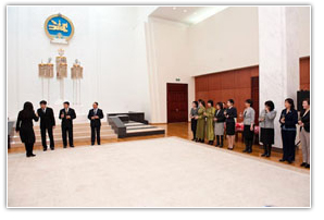 Эмэгтэйчүүддээ баяр хүргэлээ 