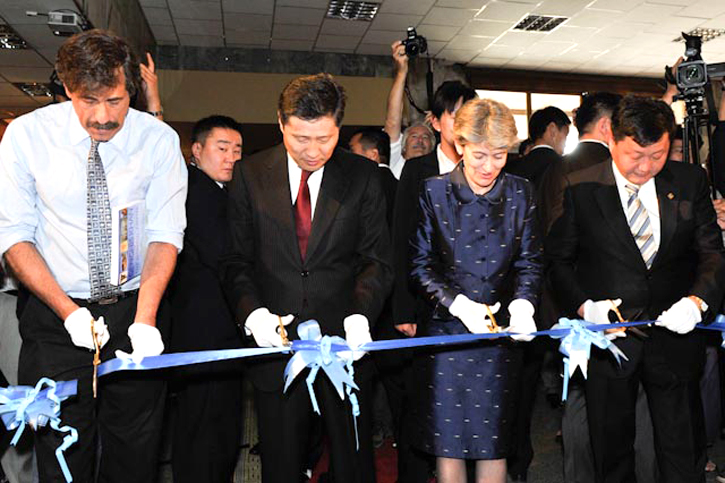 “Чингис хаан- Монголын эзэнт гүрэн” үзэсгэлэн Улаанбаатар хотноо нээгдлээ 