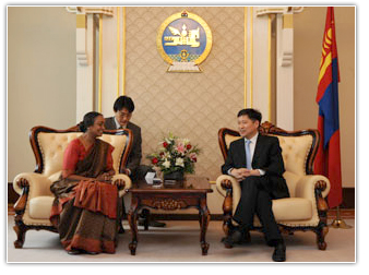 Ерөнхий сайд Энэтхэгийн парламентын Ардын танхимын даргатай уулзлаа 