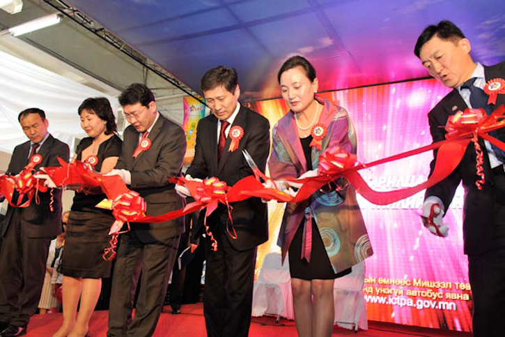 “ICT 90 EXPO“ үзэсгэлэн нээлтээ хийлээ