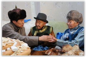 Ерөнхий сайд ахмад дайчин М.Лашид гуайтай золгов