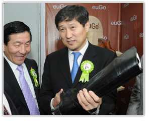 “Монголд үйлдвэрлэв” үзэсгэлэн худалдаа нээгдэв 