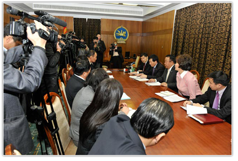 Ерөнхий сайд ноолуур, ноос боловсруулах салбарынхныг гэрийн даалгавраа хийхийг даалгалаа