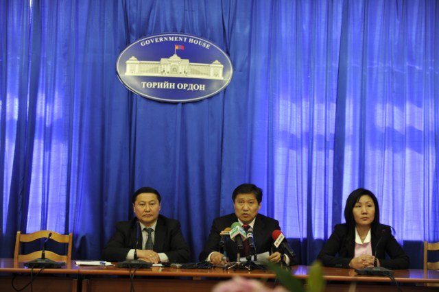 Эрдэнэс Тавантолгой ХК-н 10% ийг иргэн бүрт үнэгүй өгөх талаар хэвлэлийн хурал хийлээ