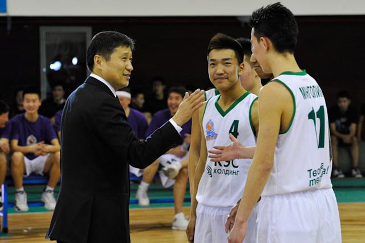 Ерөнхий боловсролын сурагчдын Сагсан бөмбөгийн лигийн тэмцээнийг нээлээ