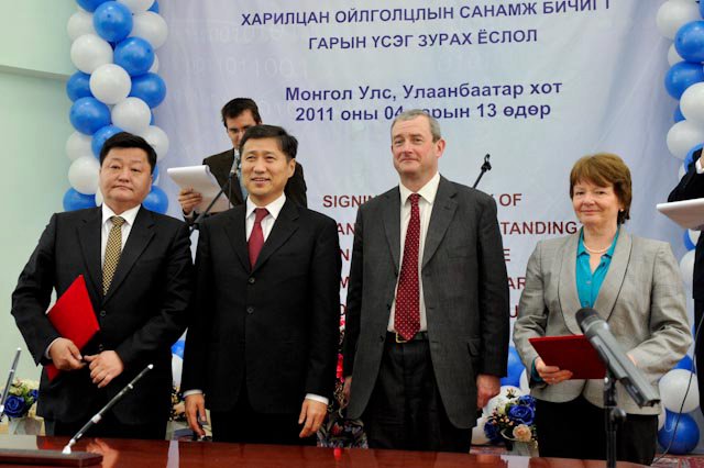 Кембрижийн Их Сургуулийн Олон улсын Шалгалтын төвийн захирал Симон Либусыг хүлээн авч уулзлаа