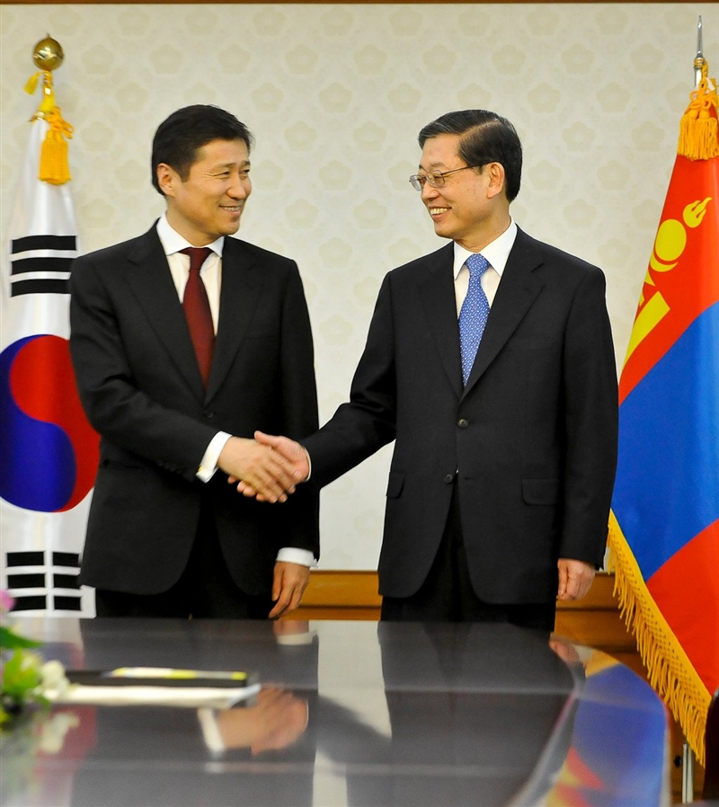 БНСУ-ын Ерөнхий сайдтай хэлэлцээ хийв